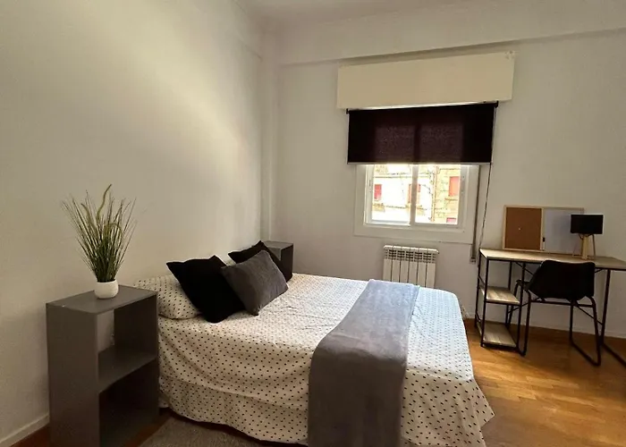 Plaza America - Feel The Vibe Daire Vigo